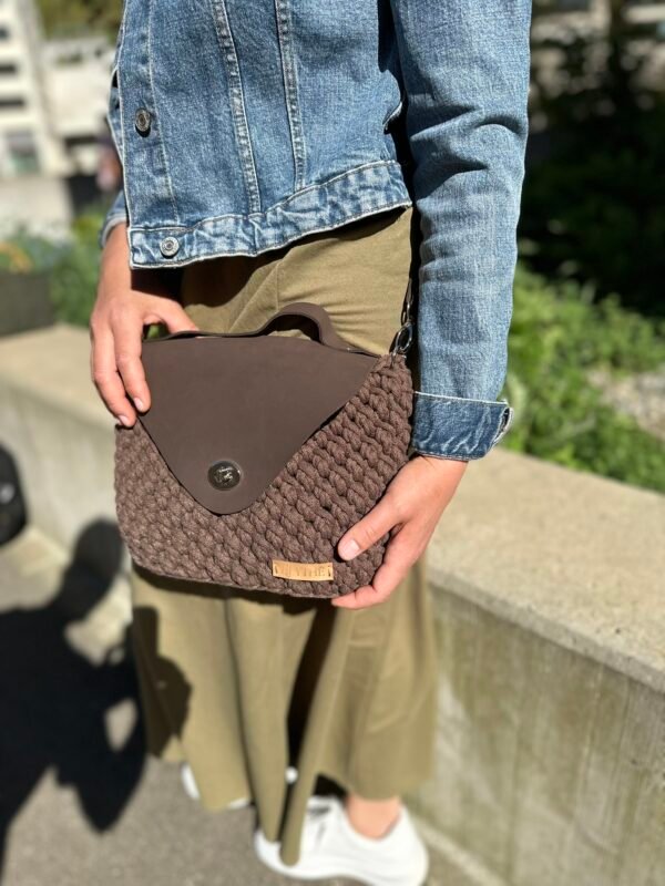 Handmade Crochet Crossbody Bag with Leather Details – Coffee
